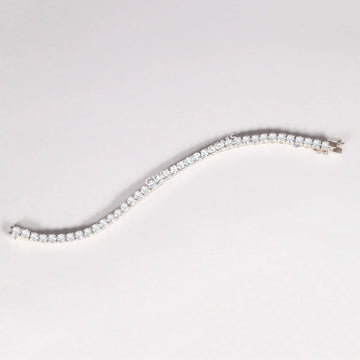 Elegantly crafted 14kt gold lab grown diamond bracelet designed for women with VVS clarity Gurukrupa-Gems