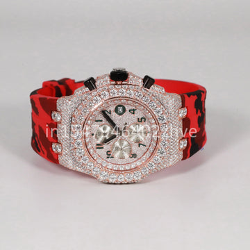 Glamorous hip-hop moissanite diamond watch with a rubber belt