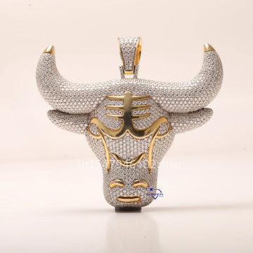 Luxurious Custom made 14 kt white gold diamond pendant for men with VVS clarity diamonds
